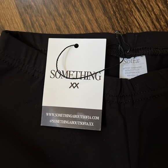 Girls black bike shorts - Picture 2 of 2